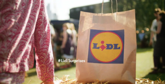 TBWA\London Has a #LidlSurprise for These Pub-goers