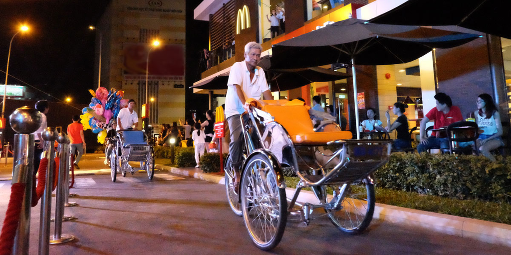 Vietnam_Motorbike_Drive-Thru_3