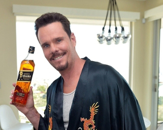 Johnny Drama & Johnnie Walker Reminds You: Don’t Be An Idiot