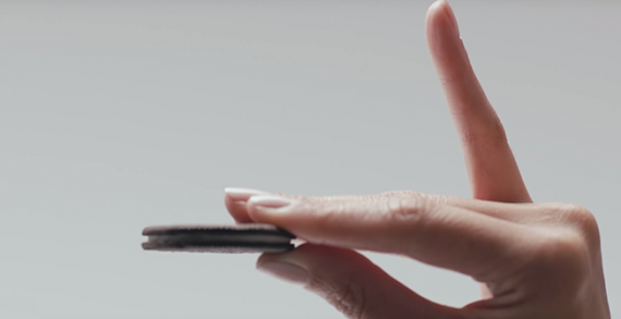 Oreo Created An Ode To The Pinkie For Its New Thin Cookie