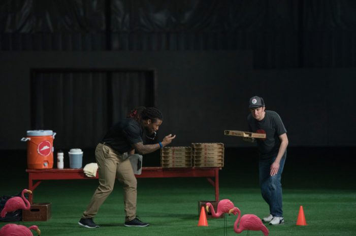 DeAngelo Williams Returns to Pizza Hut to Help Train Team for Super Bowl Deliveries