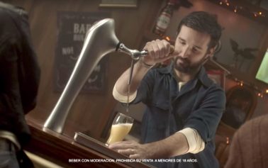 Saatchi & Saatchi Argentina Builds a Leaning Bar for Perfect Pint Pulling for Andes Beer