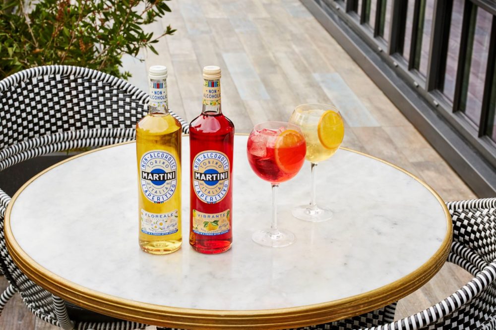 MARTINI NON-ALCOHOLIC VIBRANTE AND FLOREALE AND TONIC SUMMER (WITH BOTTLES, WITHOUT FOOD)