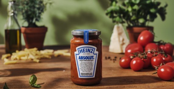 <strong>ABSOLUT VODKA PARTNERS WITH HEINZ TO LAUNCH A NEW LIMITED-EDITION PASTA SAUCE</strong>